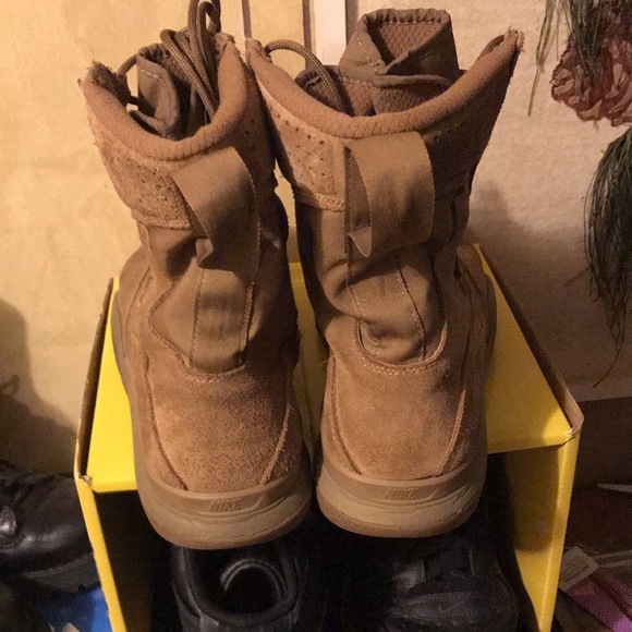 Nike field boots size 10 only warn a few times - Picture 4 of 4